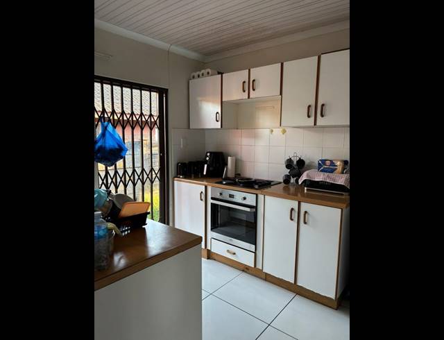 3 BEDROOM PROPERTY TO RENT IN BIRDSWOOD